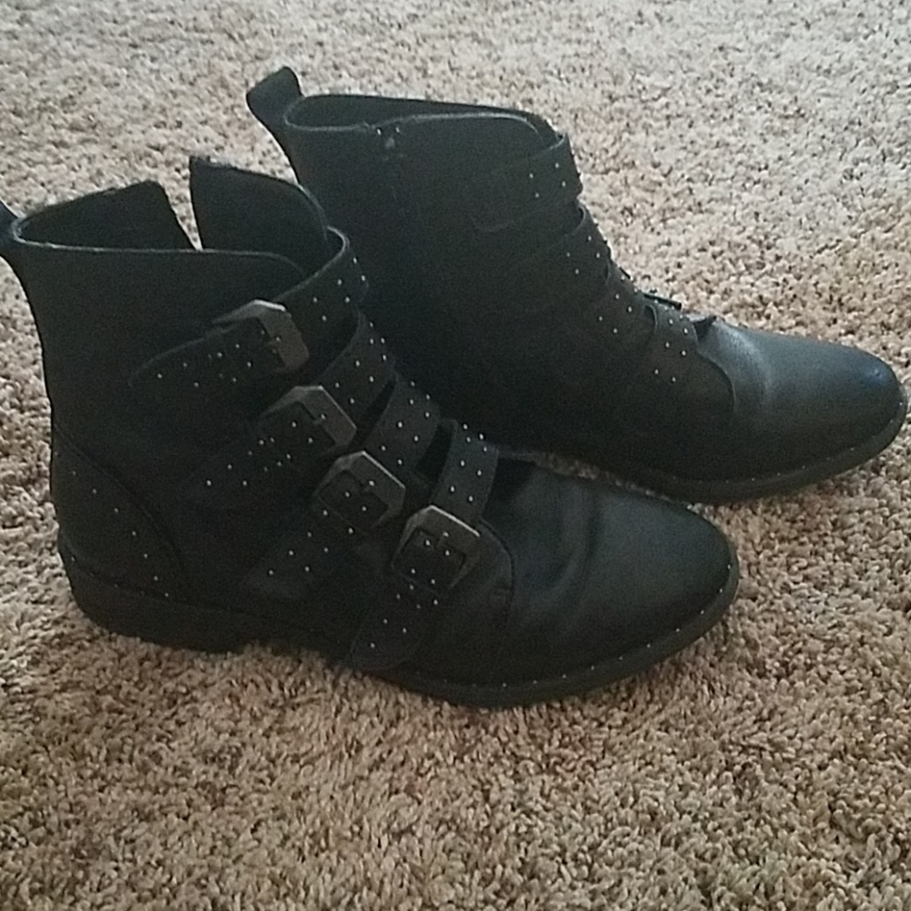 🌟 weekend sale!!! Steve Madden boots.